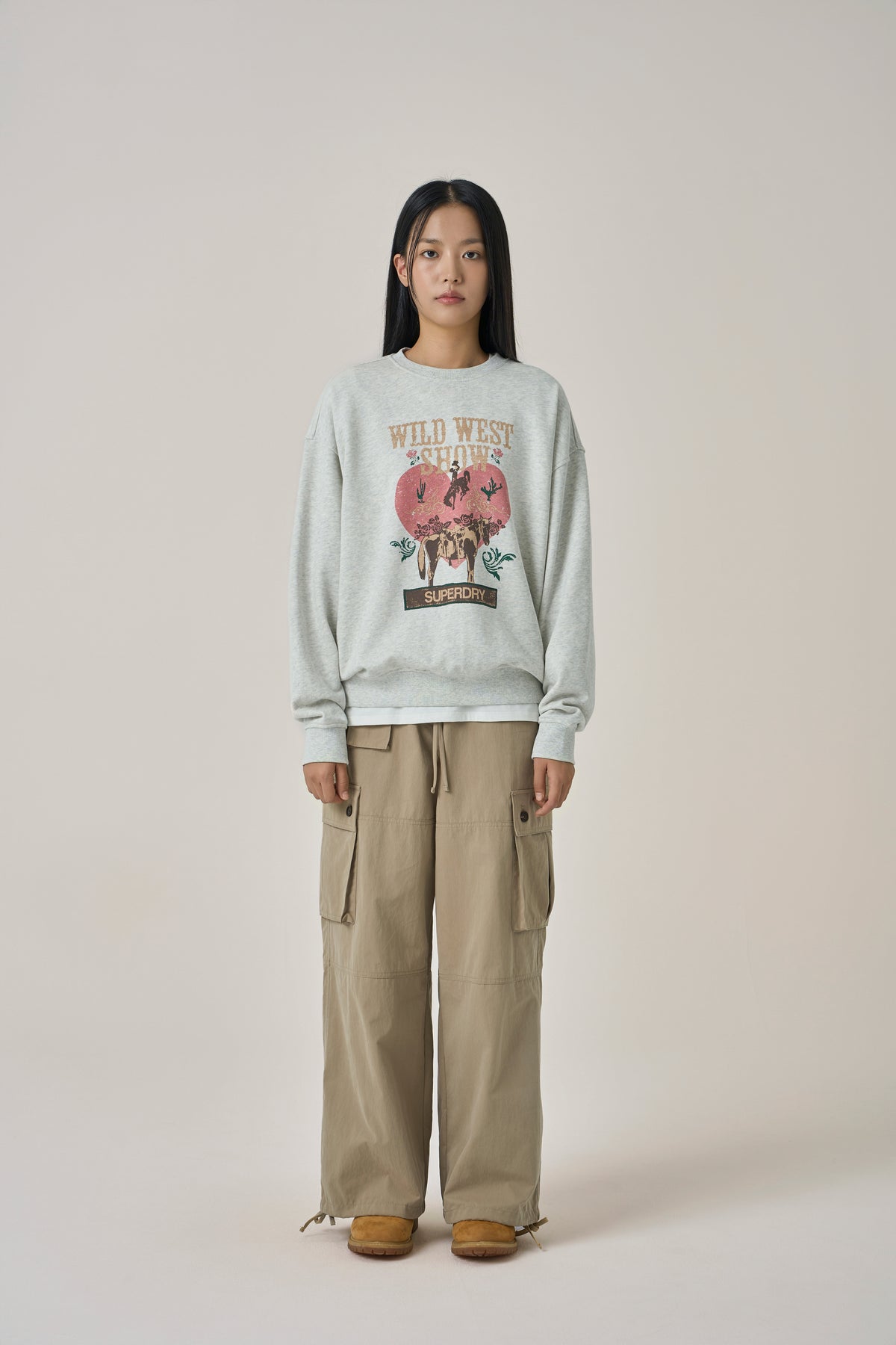W Vintage Heart Graphic Sweatshirt