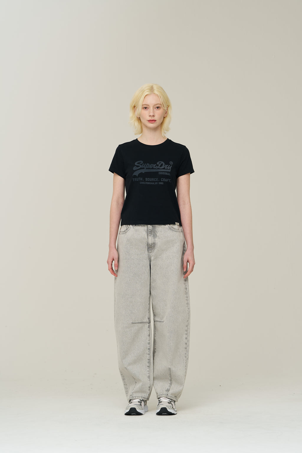 W Vintage Logo Crop T-Shirt - Black