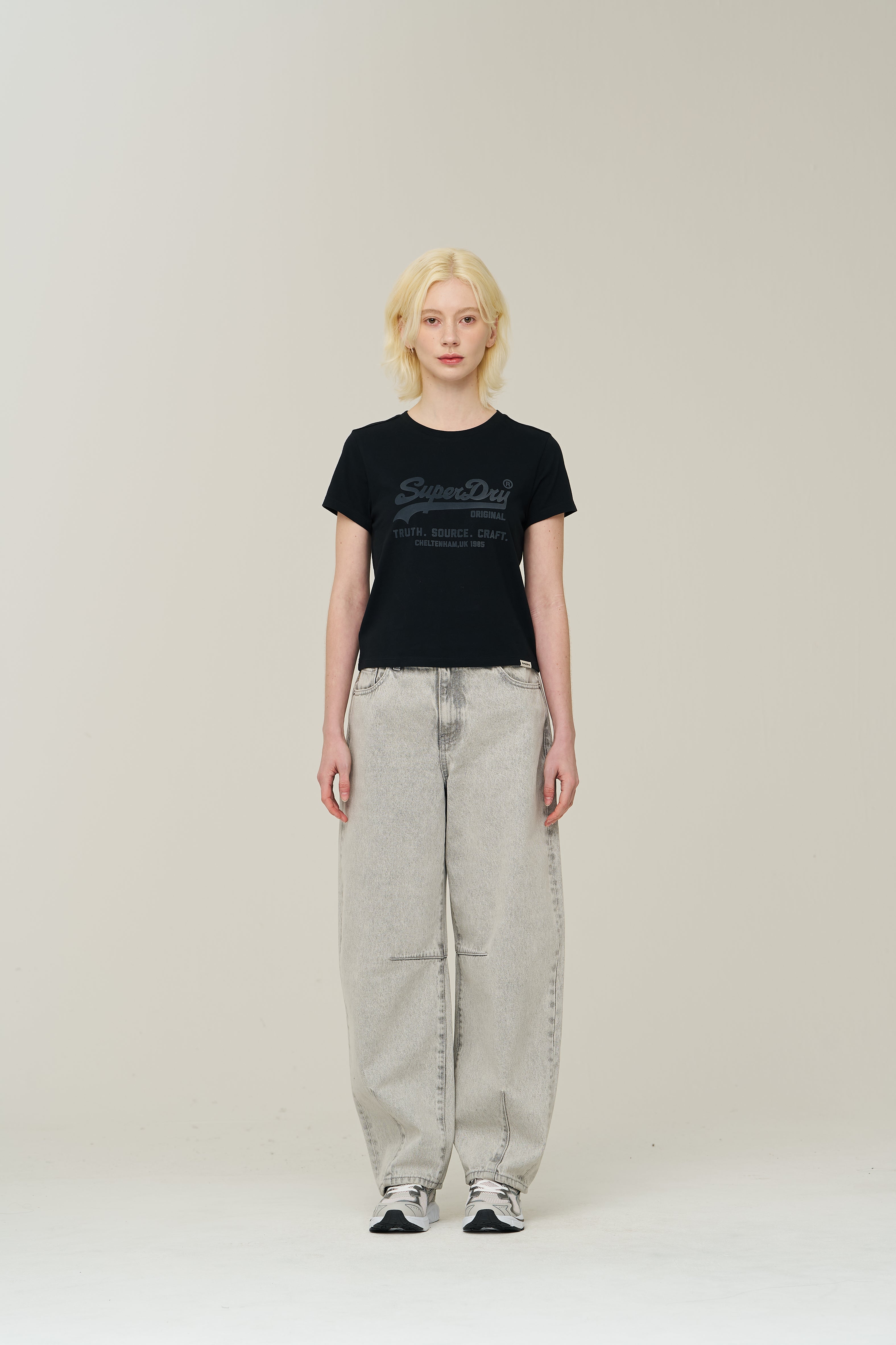 W Vintage Logo Crop T-Shirt - Black