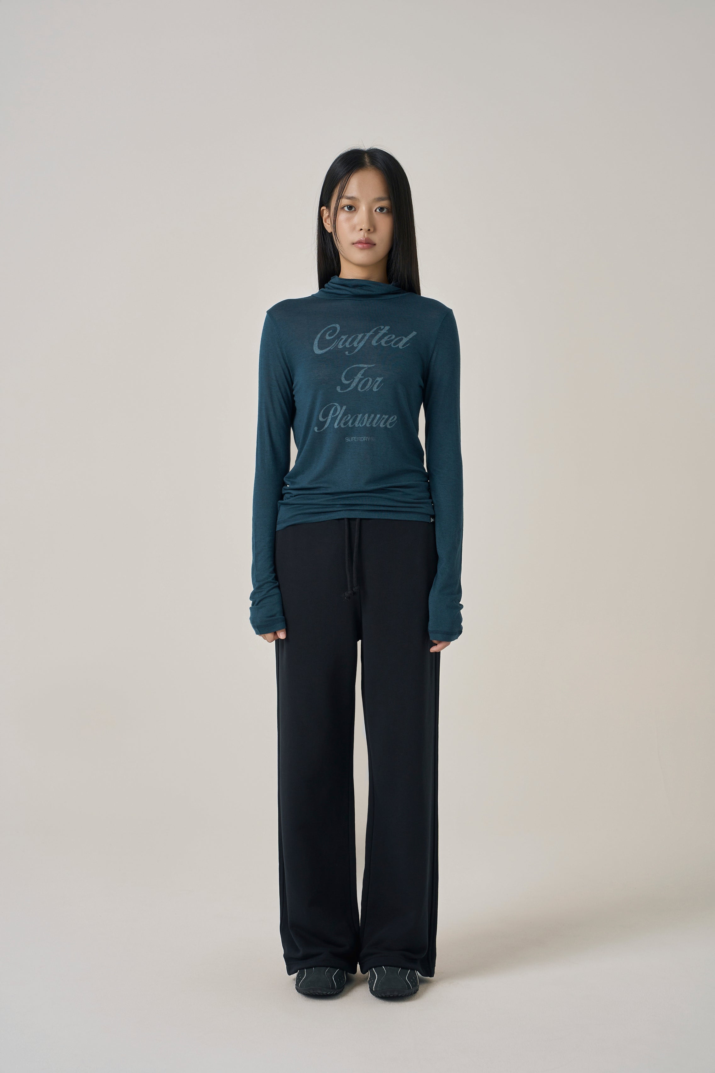 W Half-Neck Graphic Long Sleeve