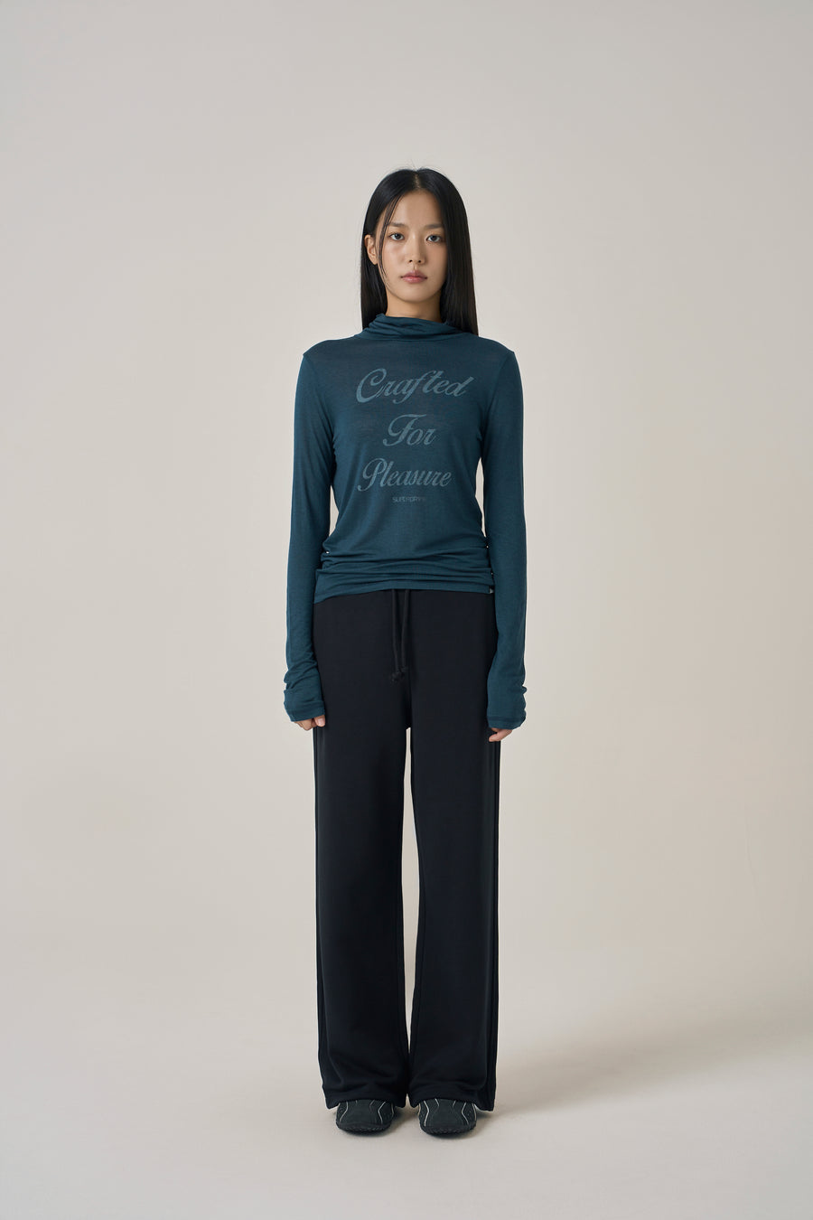 W Half-Neck Graphic Long Sleeve