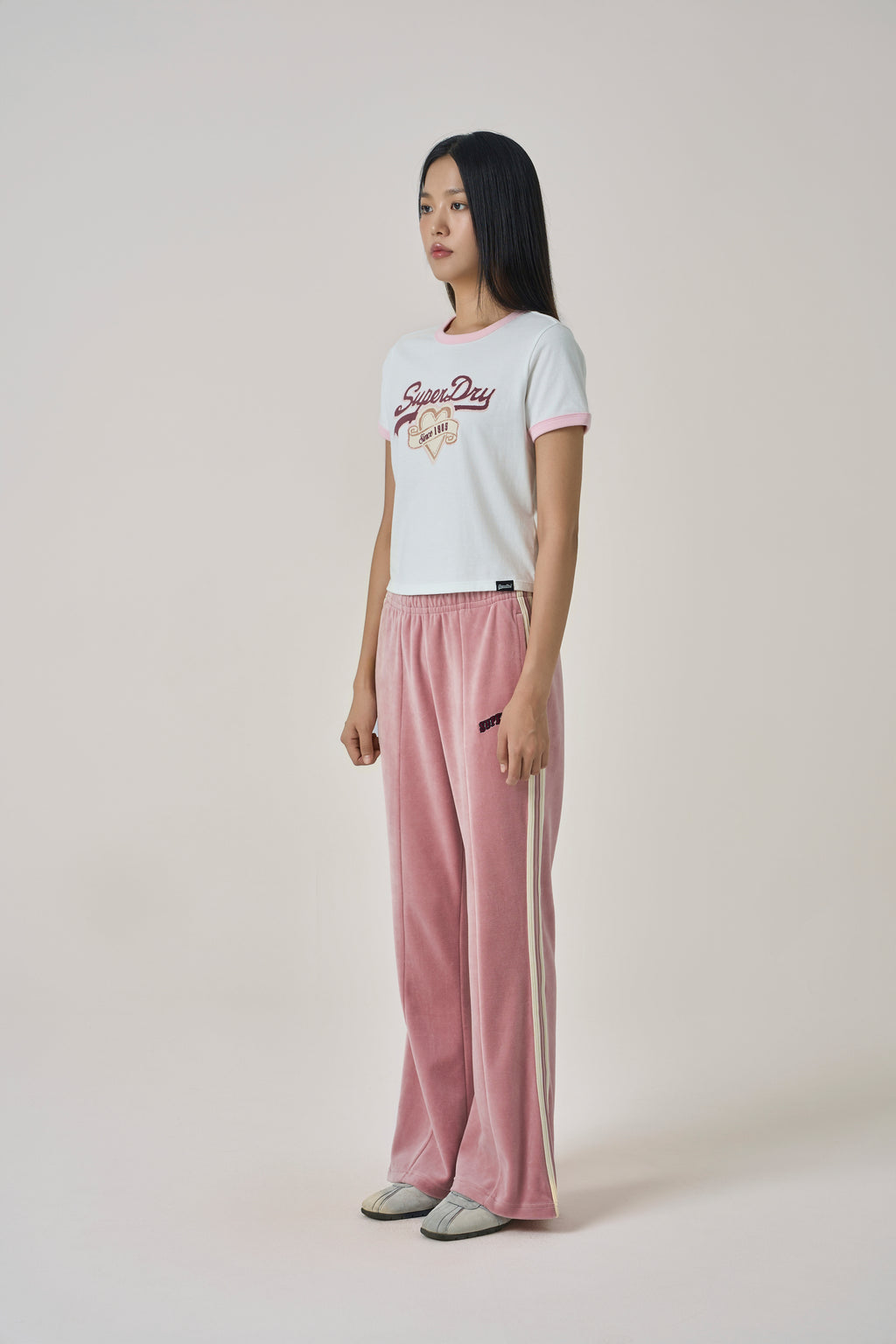 W Heart Graphic Ringer T-Shirt