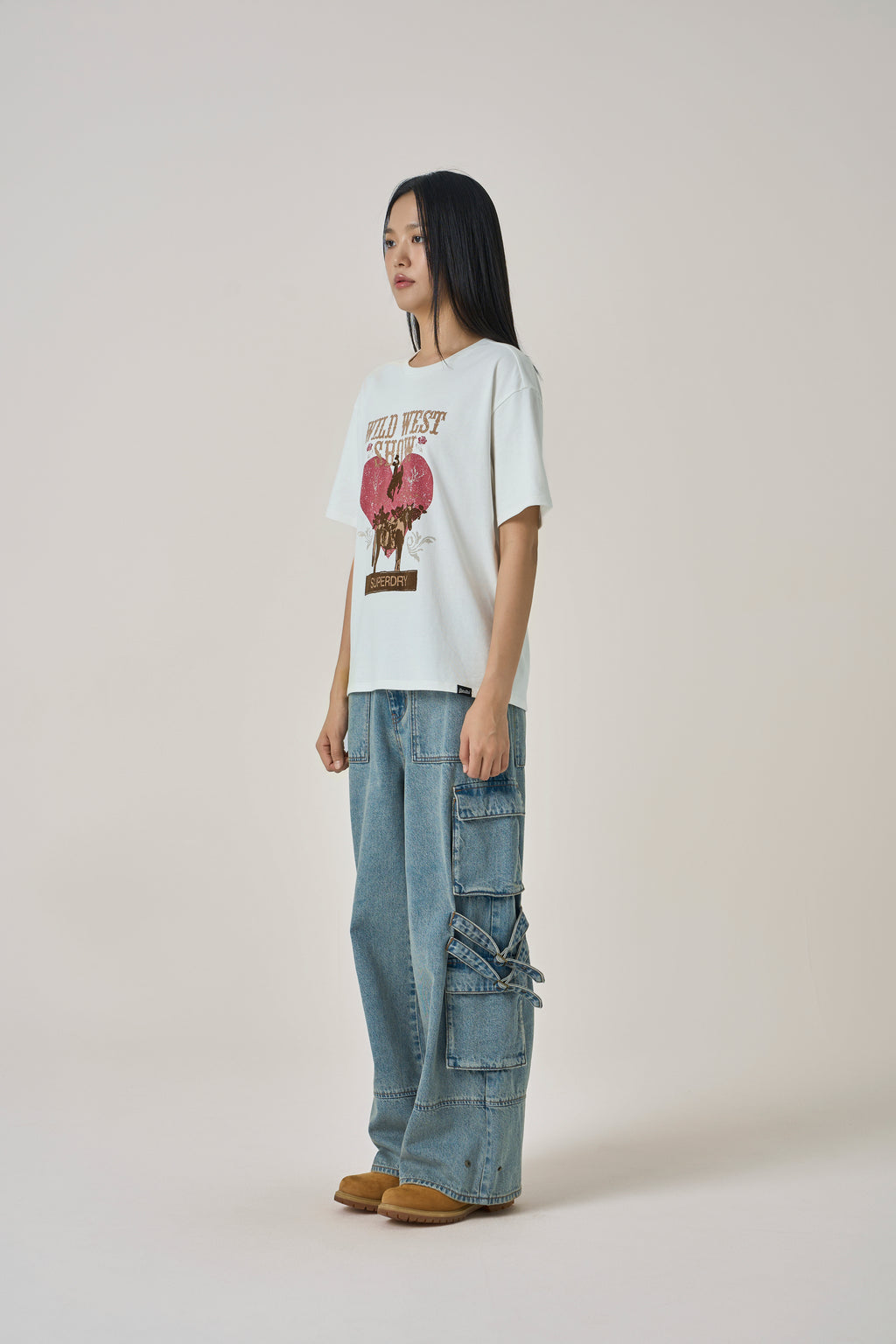 W Vintage Heart Graphic T-Shirt