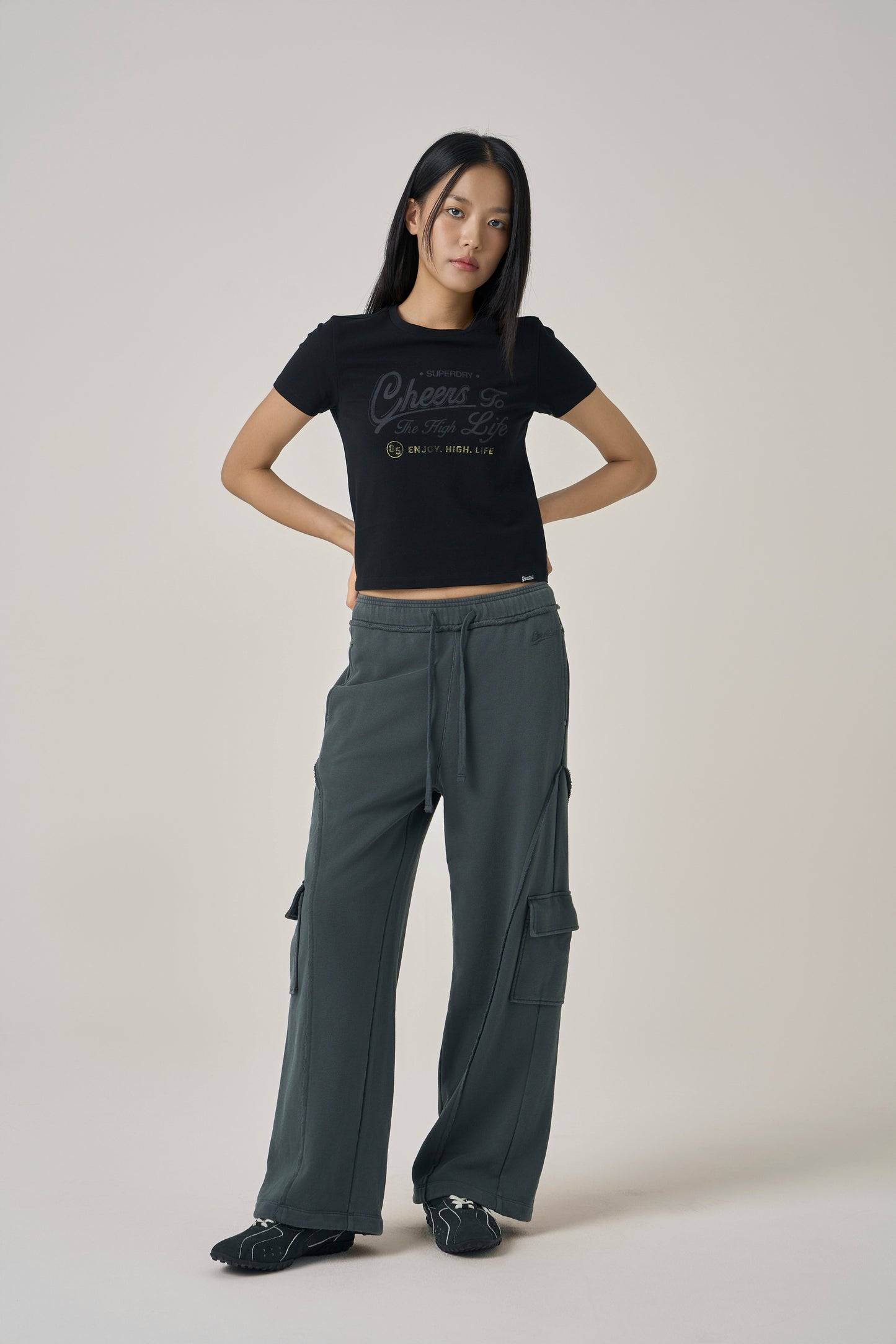 W Vintage Script Crop T-Shirt