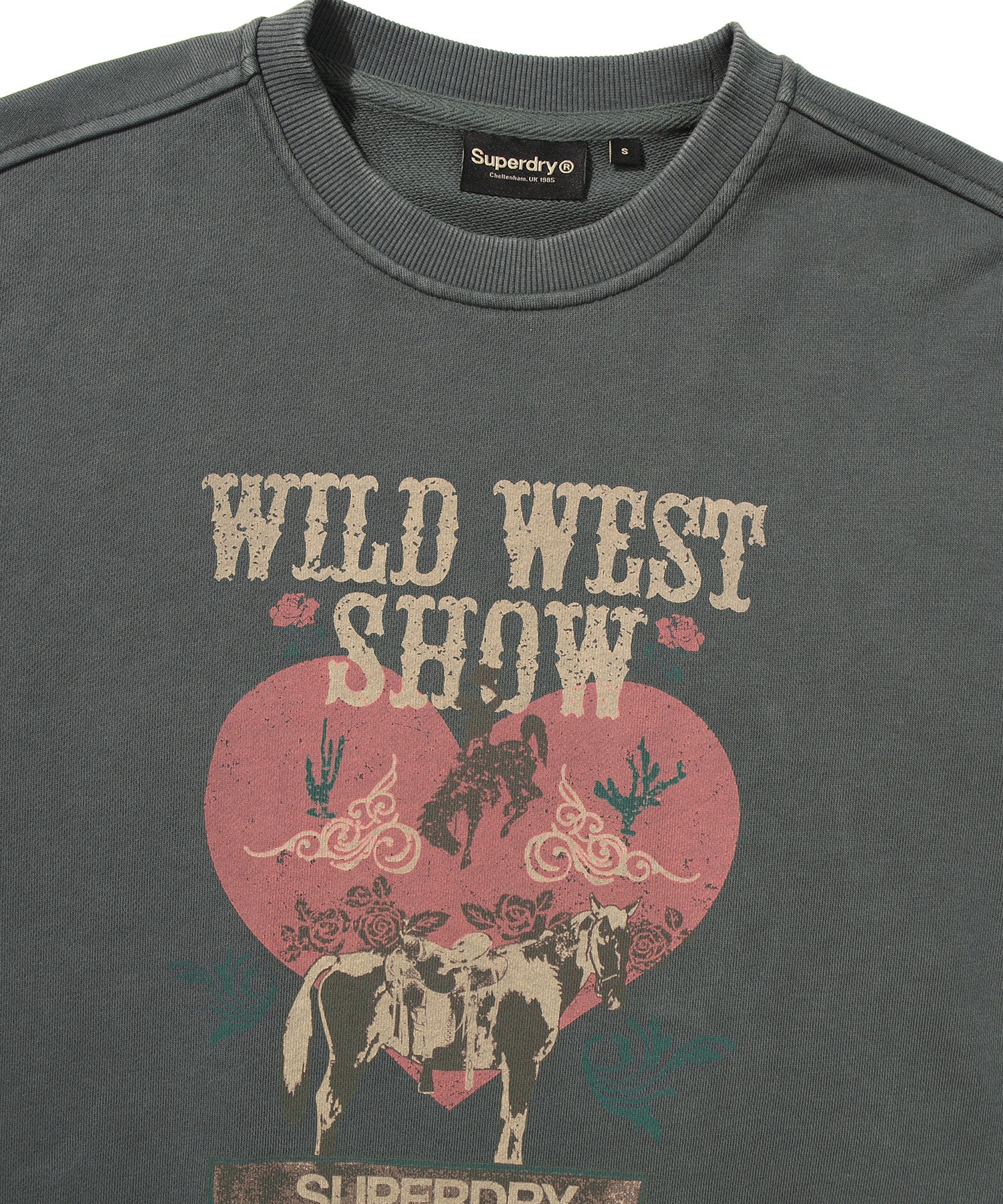 W Vintage Heart Graphic Sweatshirt