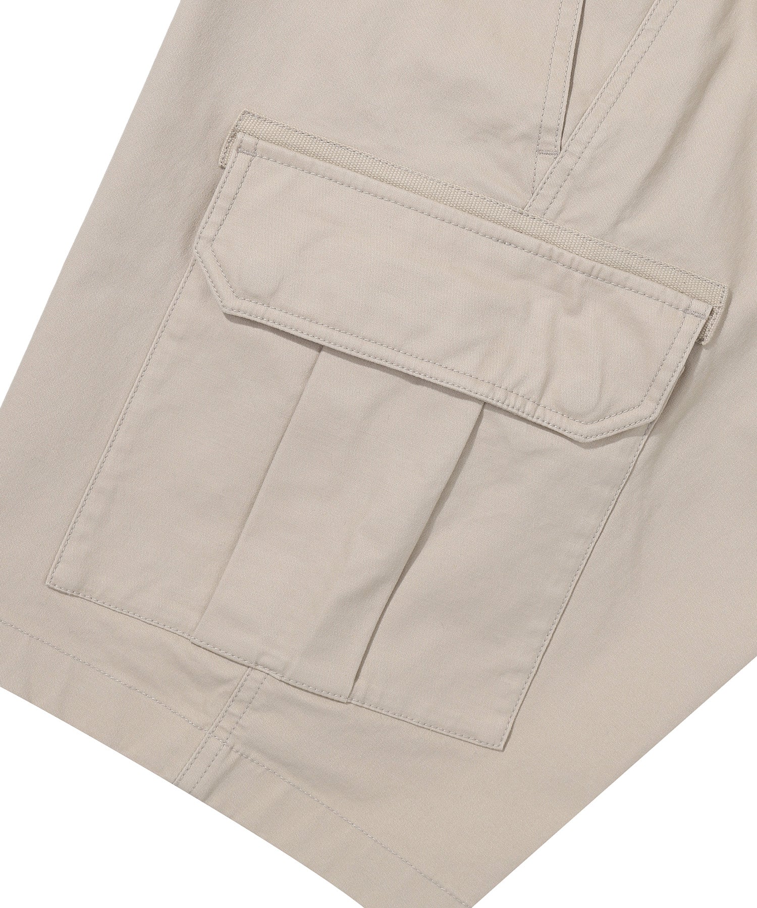 Label Cargo Cotton Shorts - L/Beige