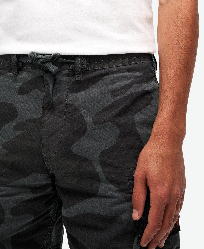 Parachute Light Shorts - Telo Black Camo